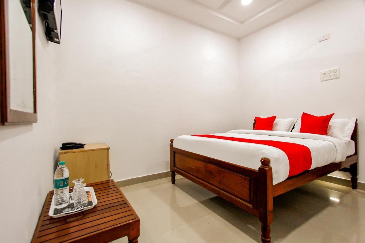 Oyo 69625 Mayuraa Residency Hotel Кумбаконам Екстериор снимка