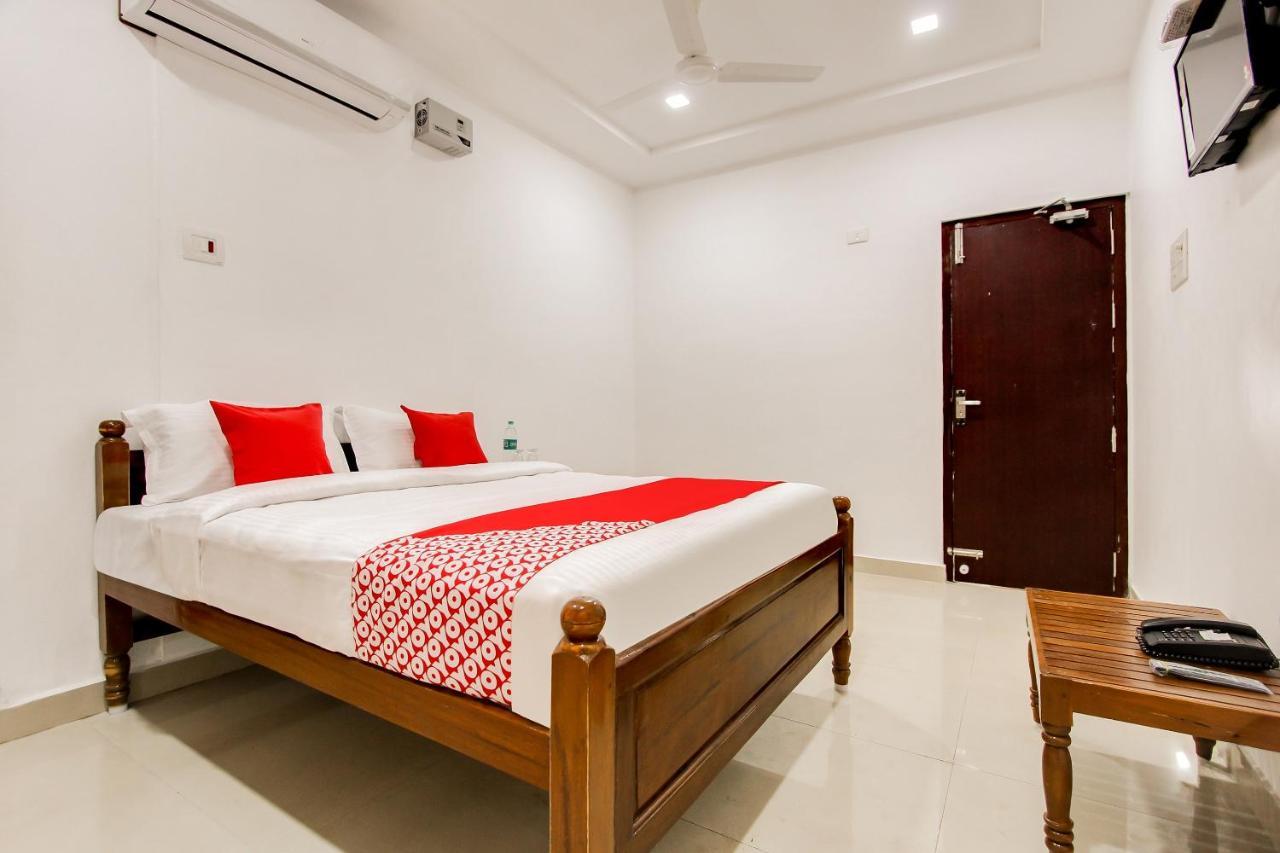 Oyo 69625 Mayuraa Residency Hotel Кумбаконам Екстериор снимка